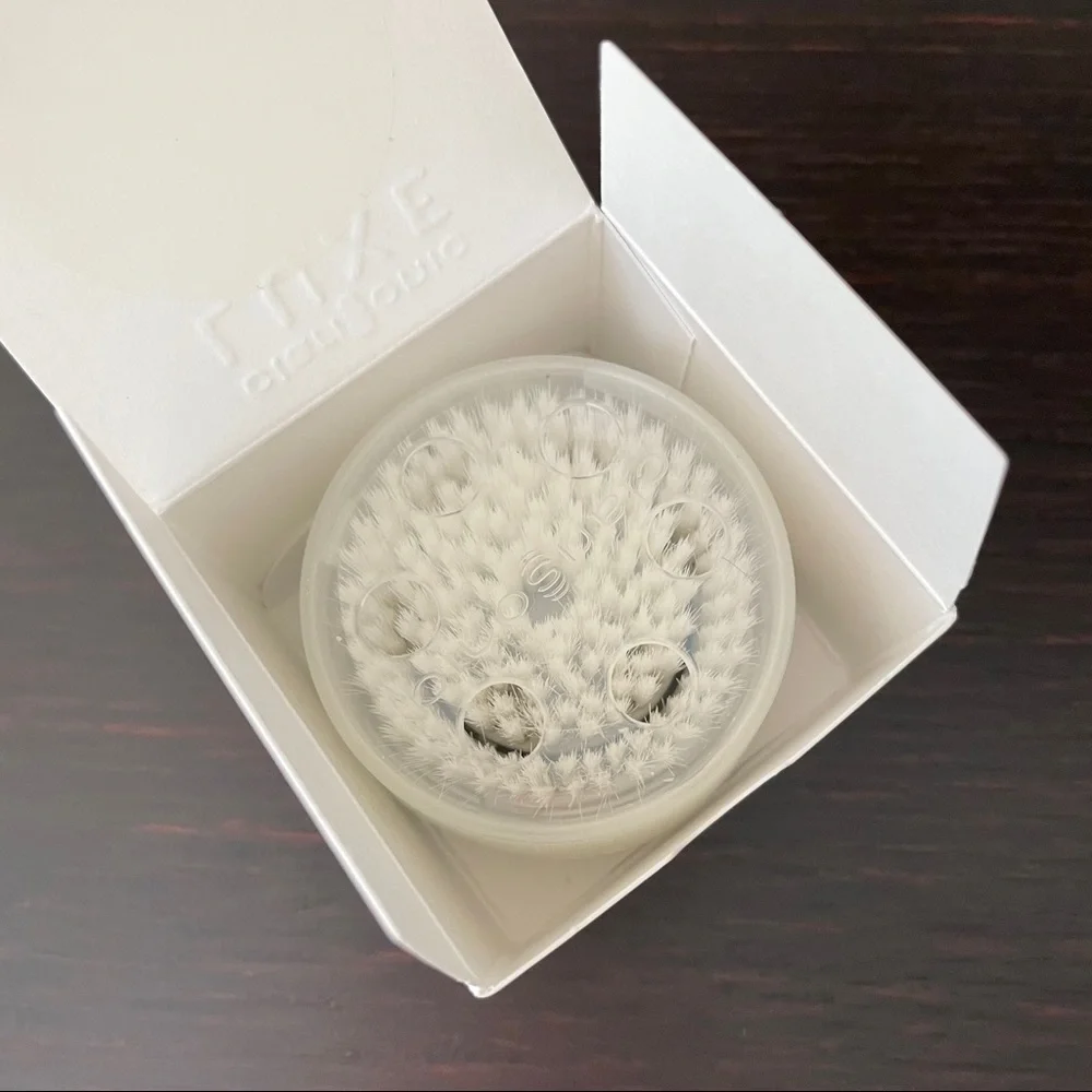 New Clarisonic Luxe Cashmere Cleanse Brush Head